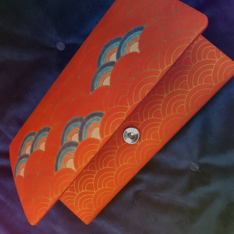 Sac enveloppe kimono en soie peinte à la main seigaiha