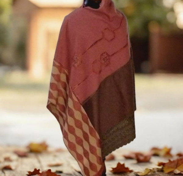 Poncho japonais 100 % cachemire avec dentelle vintage neuf