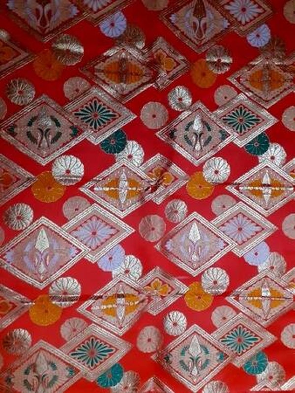 Brocart or en soie de temple bouddhiste japonais Kinran 10cm jusqu'a 100x70cm