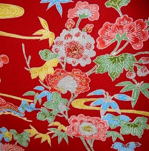 Soie rouge feu avec fleurs 100-140x36cm