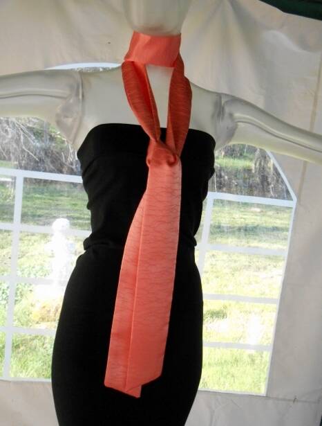 Ceinture, écharpe ou foulard étroit 220 x 8 cm, rose foncé, joli motif