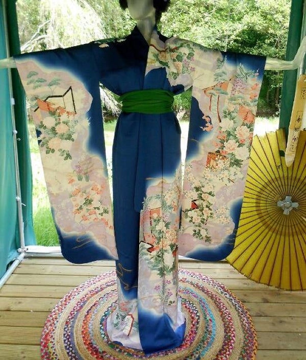 Furisode kimono en soie naturelle bleu foncé 'Flower cart'