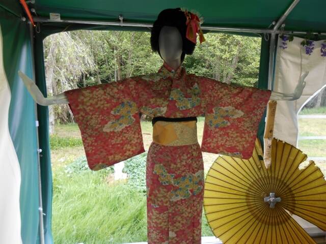 Kimono en soie 'rivers and streams' (rivières et ruisseaux), très beau tissage