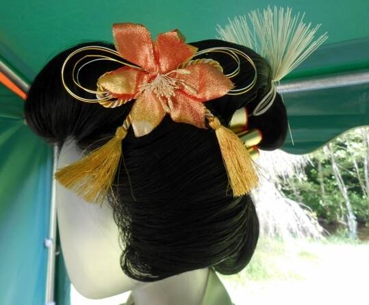 Katsuyama grande fleur avec du fil d'or et de soie