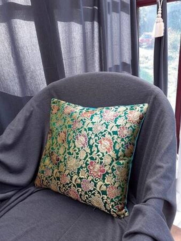 Coussin en soie de temple japonais Golden Kinran Gold Brocade 40x40cm