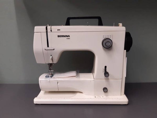 Bernina minimatic 810 (gereserveerd)