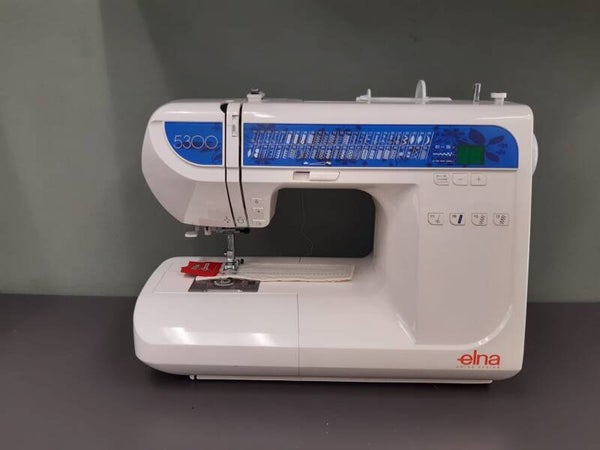Elna model 5300
