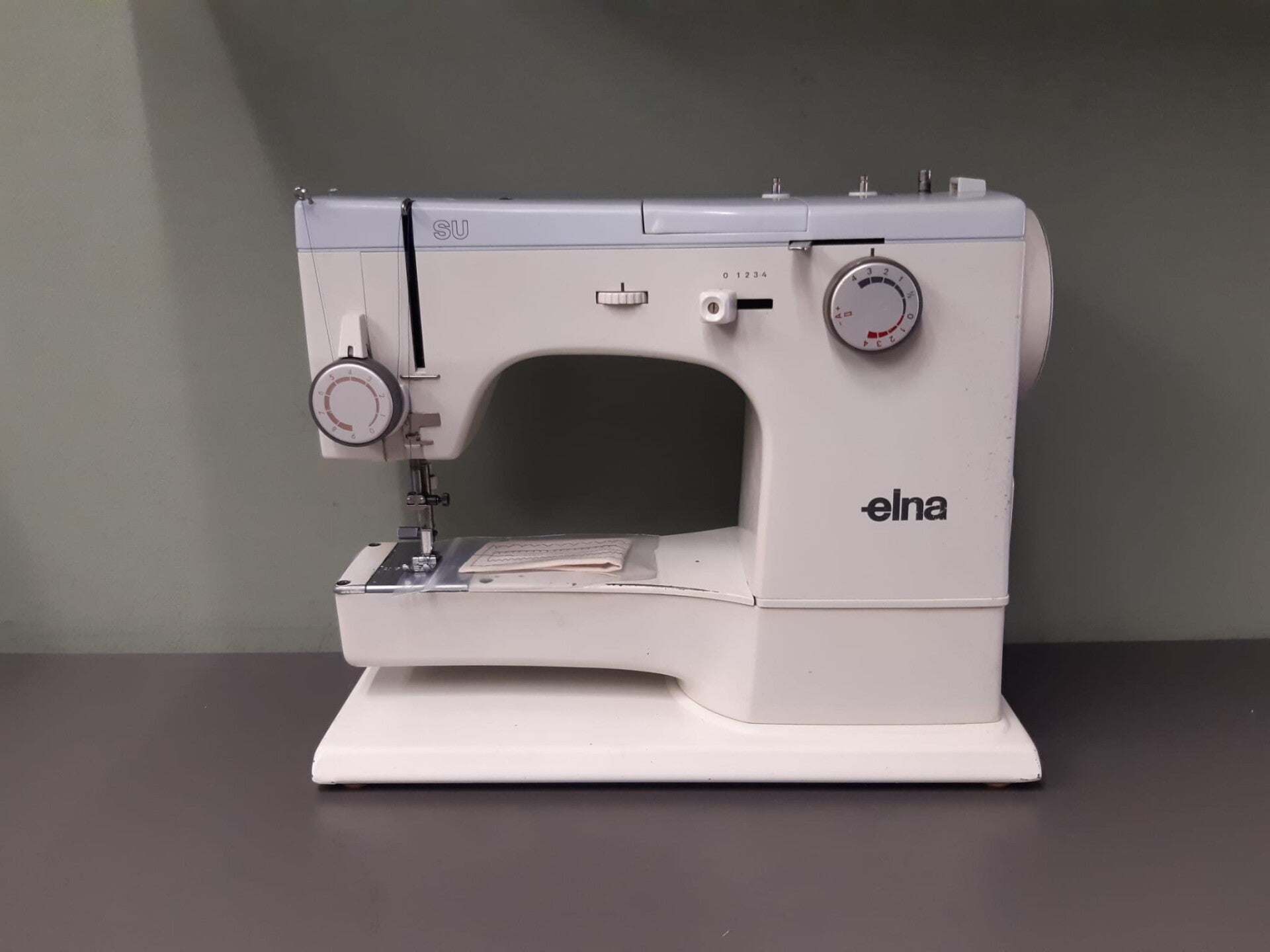 Elna SU