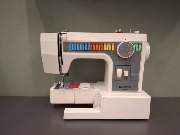 Necchi 559