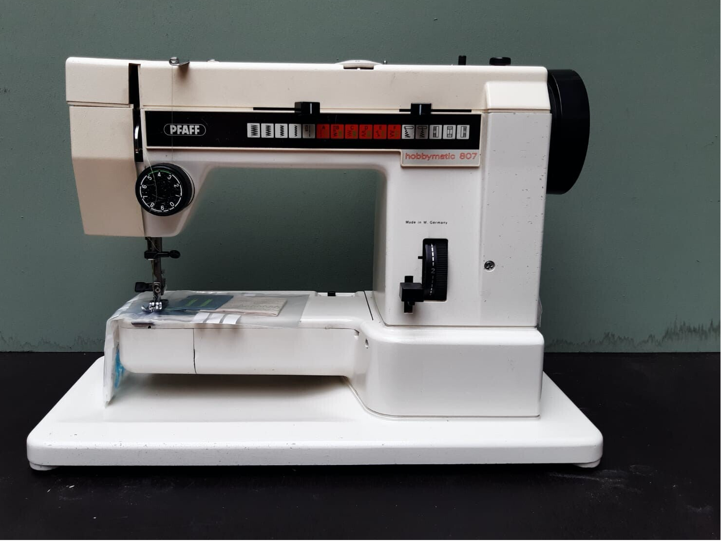 Pfaff Hobbymatic 807 Naaimachinewinkel.nl