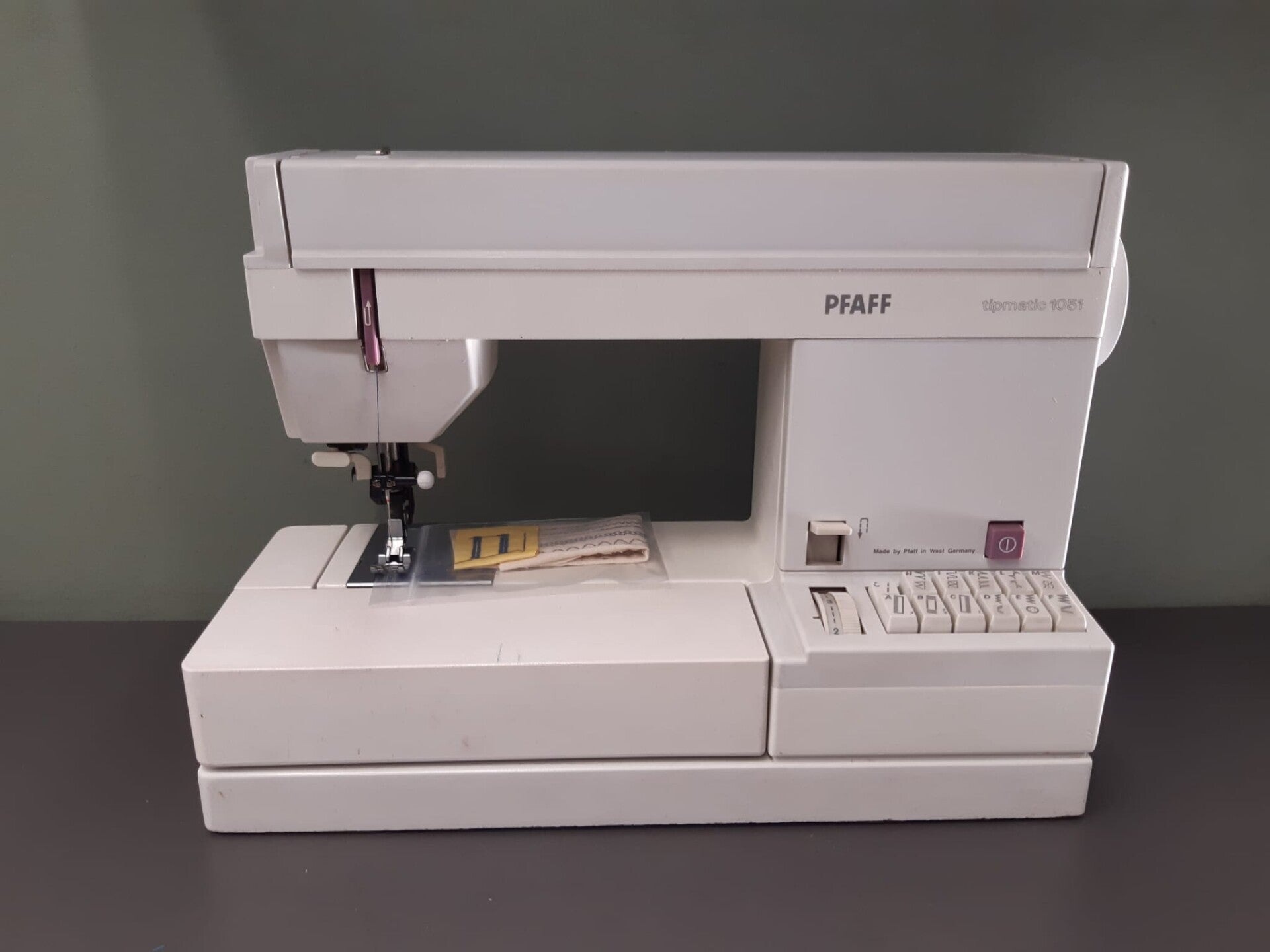 Pfaff tiptronic 1051 met  IDT