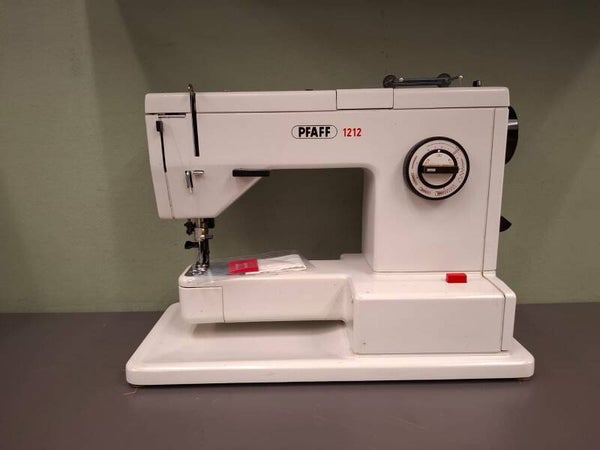 Pfaff 1212  met IDT