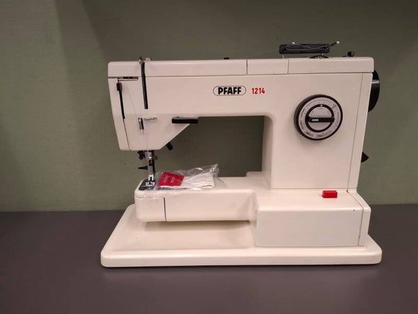 Pfaff 1214 met IDT