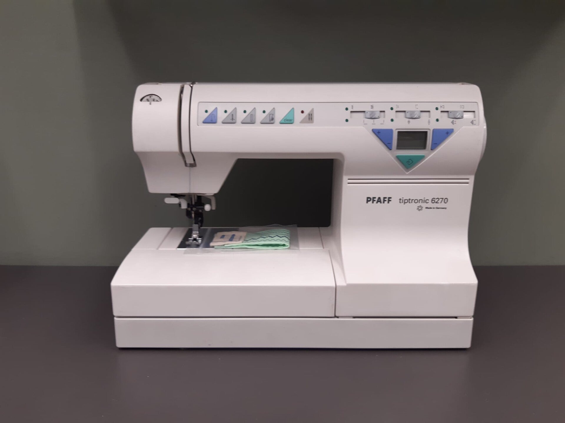 Pfaff selectronic 6250 met IDT