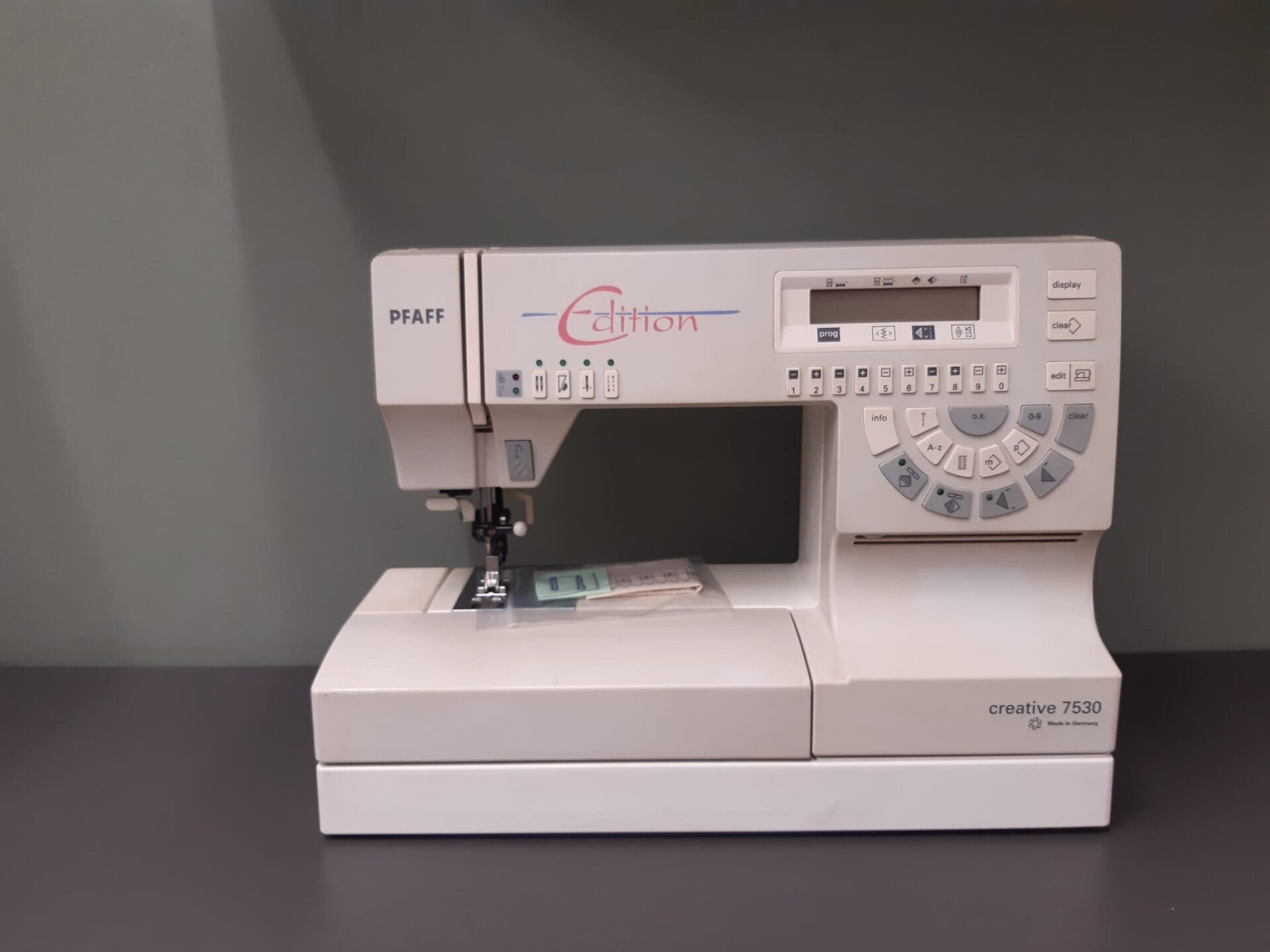 Pfaff creative edition 7530