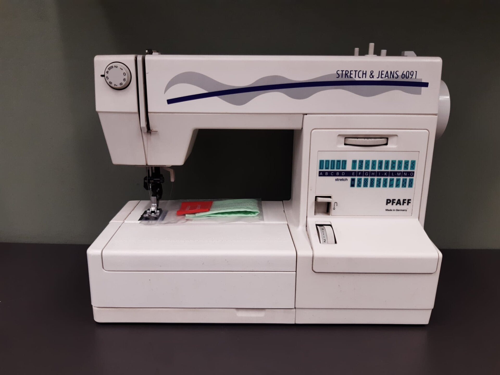 Pfaff stretch en Jeans met IDT