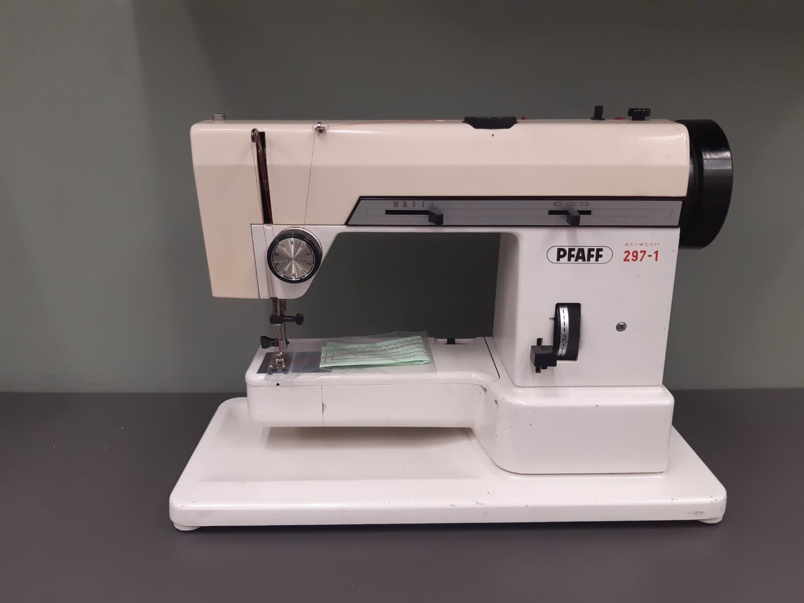 Pfaff 297-1 stretch