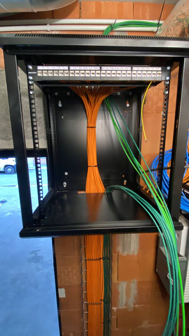 Préparation armoire informatique