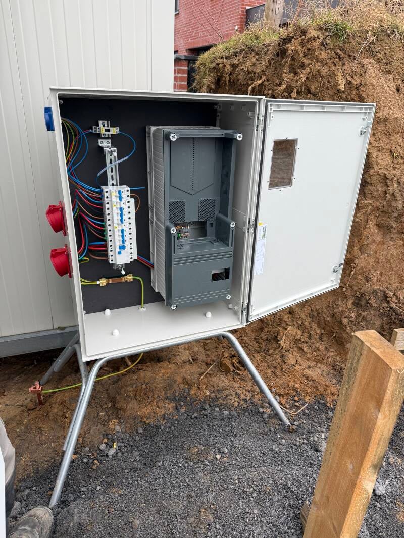Pose armoire de chantier - Ecaussine