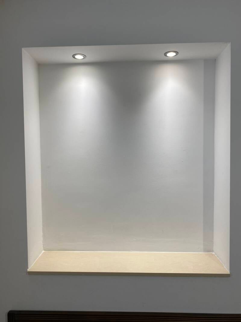 Spots dans niche - Frameries