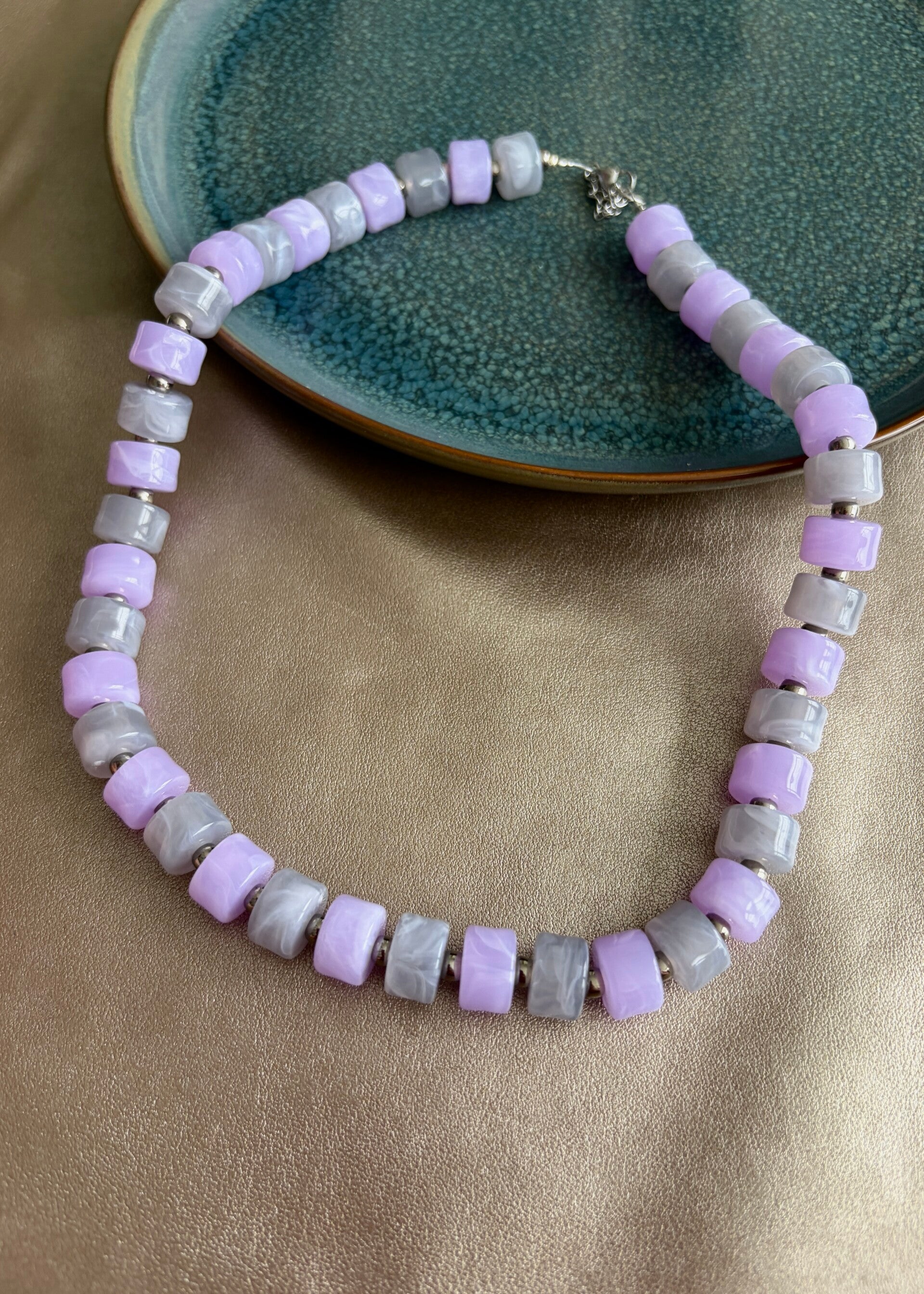 Autumn Glow - ketting falling for you - lila grijs