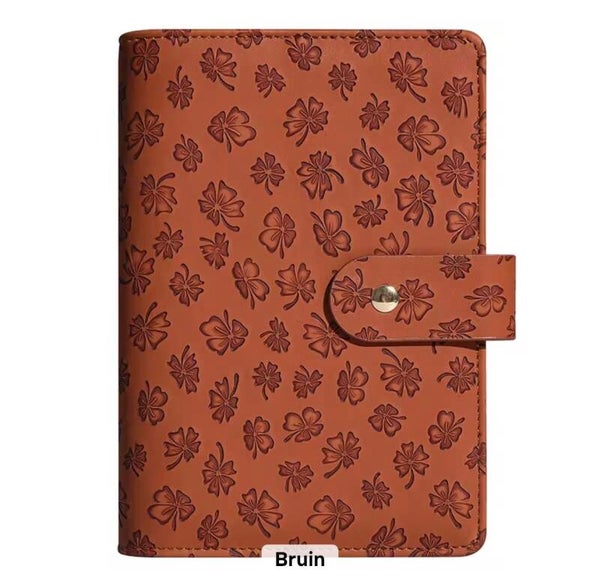 Binder klavertjes bruin A6