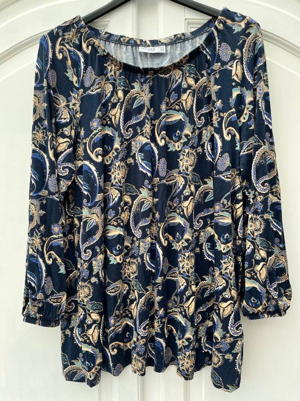 Janina top maat 48-50