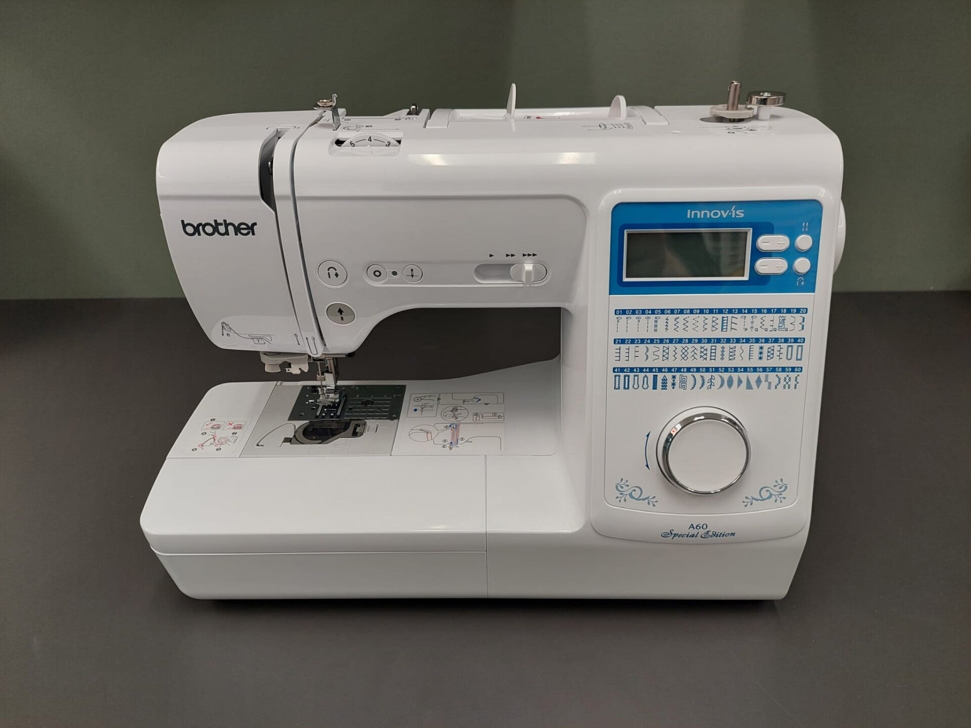 Table D'Extension Brother WT15 - Pour Machines à Coudre Innovis A16, A50, A60, A80, A150, Etc.