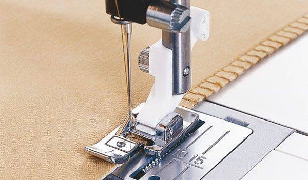 Overlockvoet J (412 38 06-45)