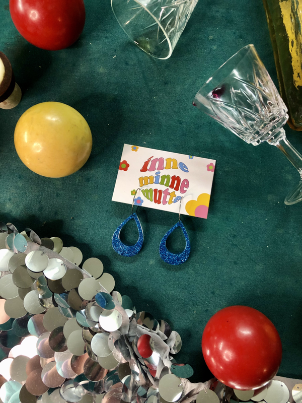 Blue sparkle drops