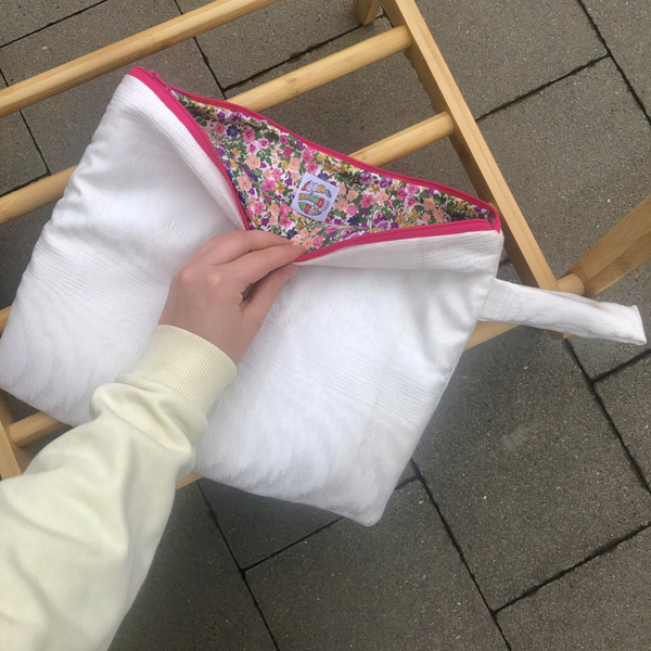 Allen pouch sleeve