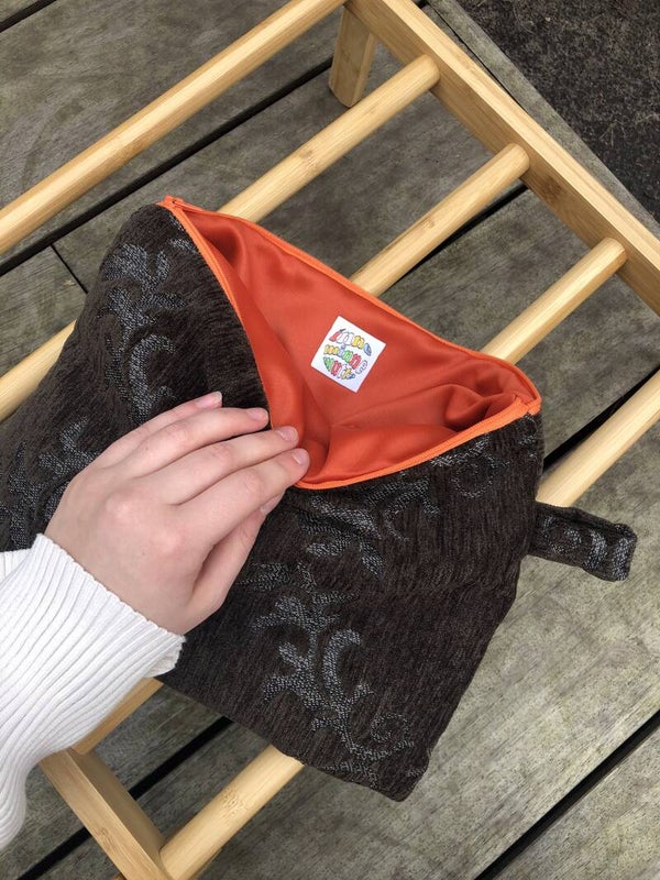 Donna pouch sleeve