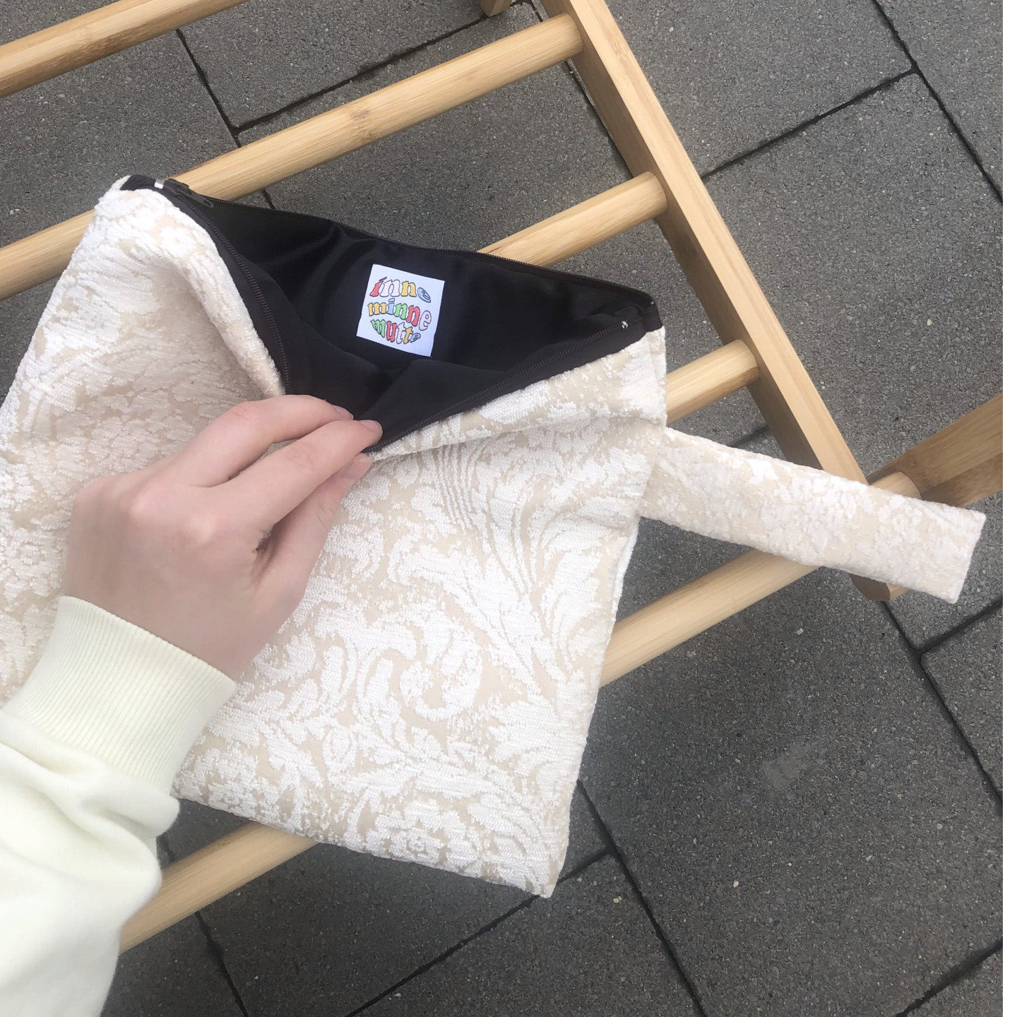 Liv pouch sleeve