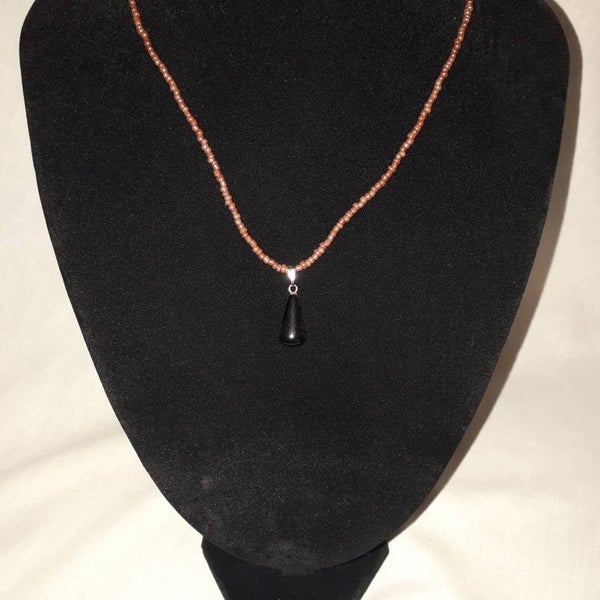 2042 - Cone Shape Stone zwart