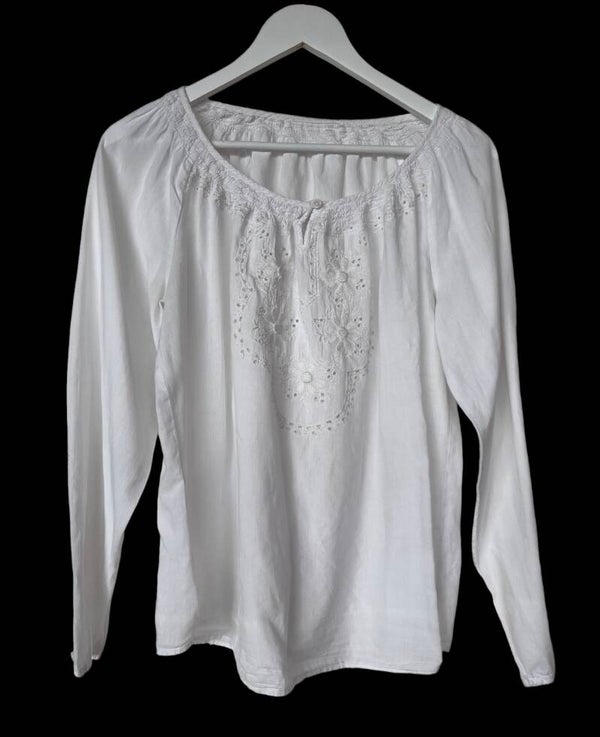 Vintage white blouse with embroidery