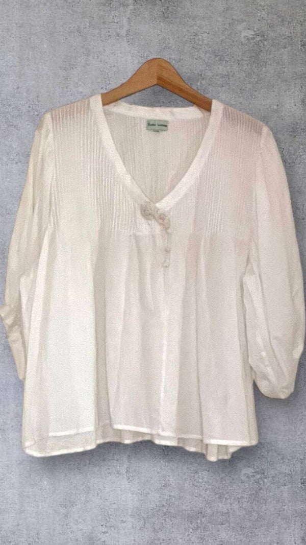 Preloved Green Lioness white top