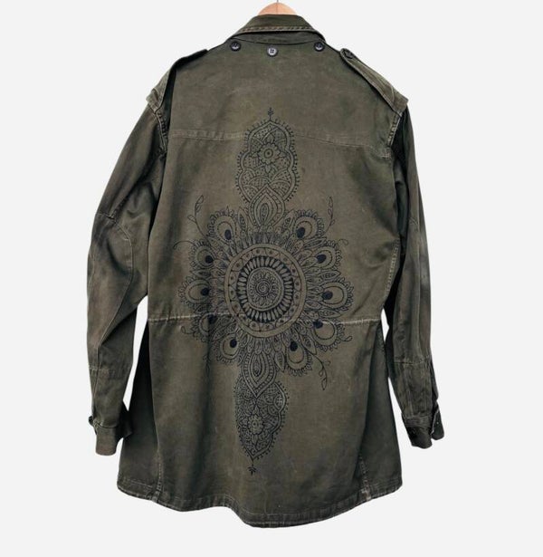 Handpainted vintage legerjas Mandala