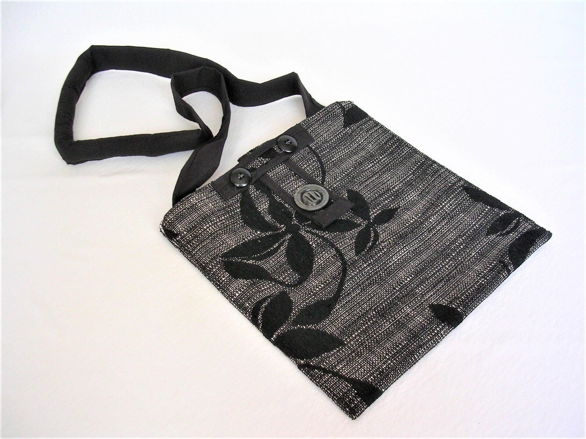 BLACK GREY MEDIUM FOLIAGE BAG A