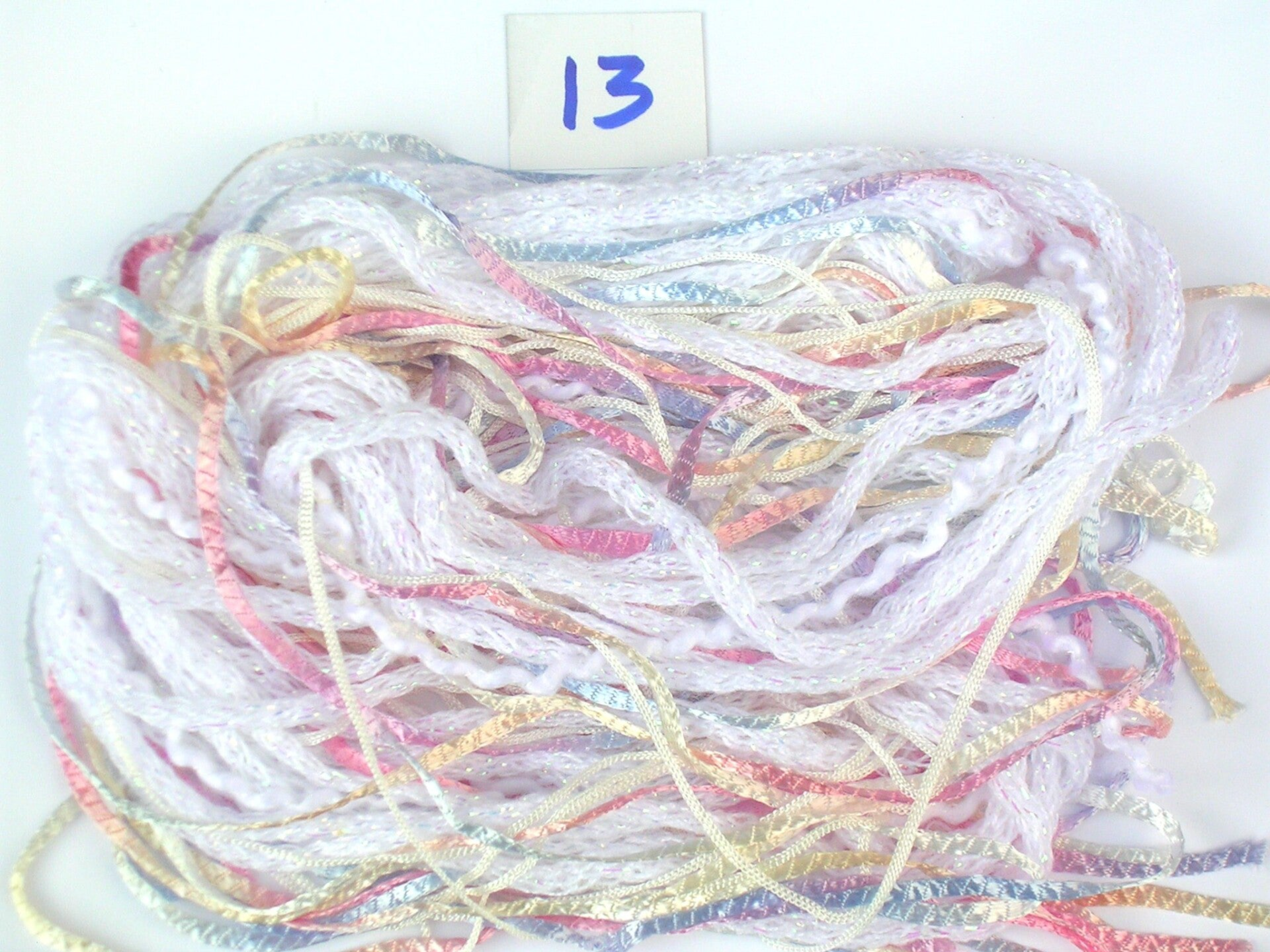 WHITE PASTELS MIX 13