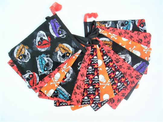 PIRATES DRESSING UP PARTY BUNTING