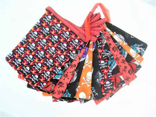 BLACK & ORANGE PIRATE NOVELTY BUNTING