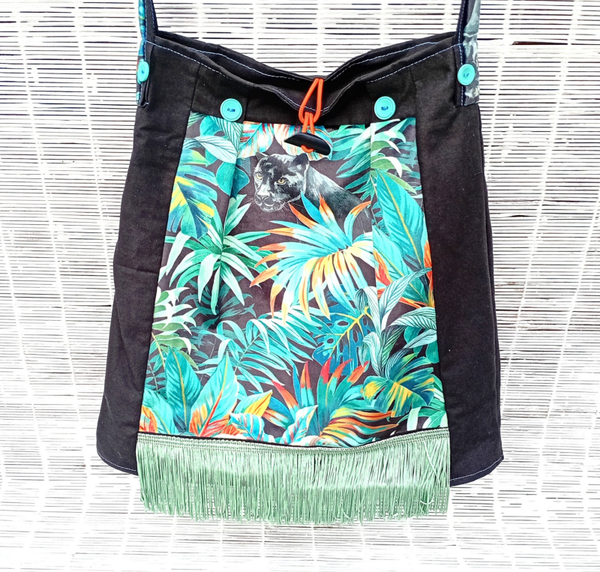 BLACK PANTHER in JUNGLE BAG