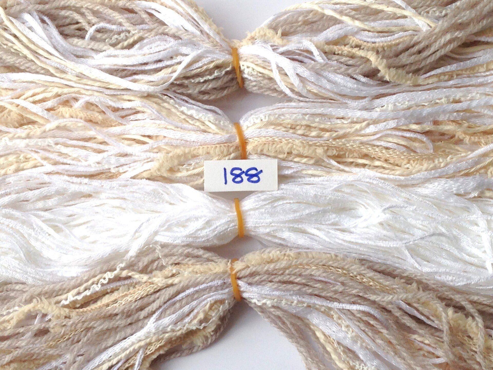 CREAM FAWN WHITE 188