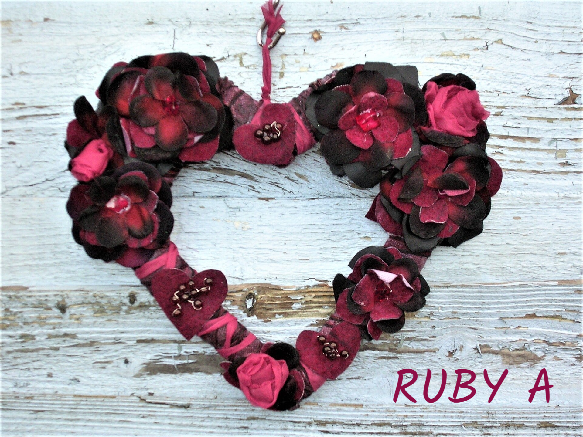 FLORAL HEART WREATH - RUBY A
