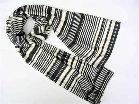 GREY CREAM STRIPED SCARF