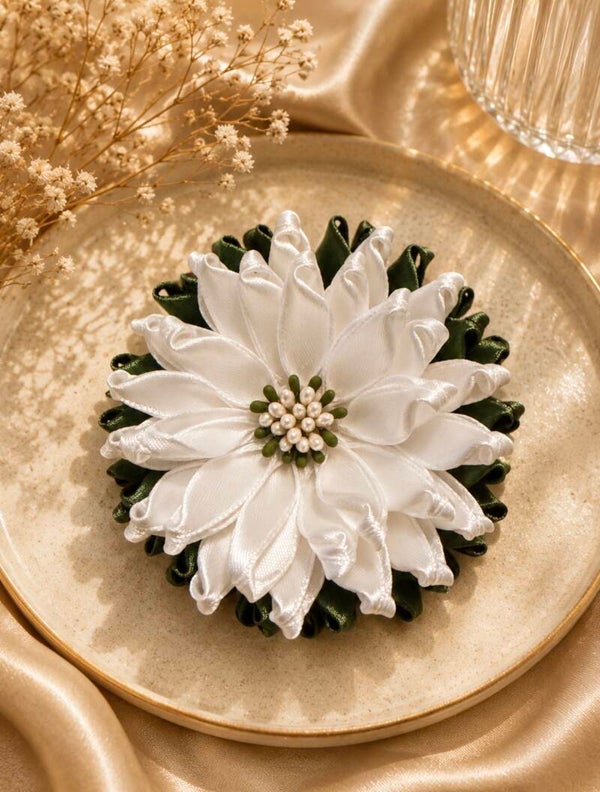 Grande fleur blanche et verte