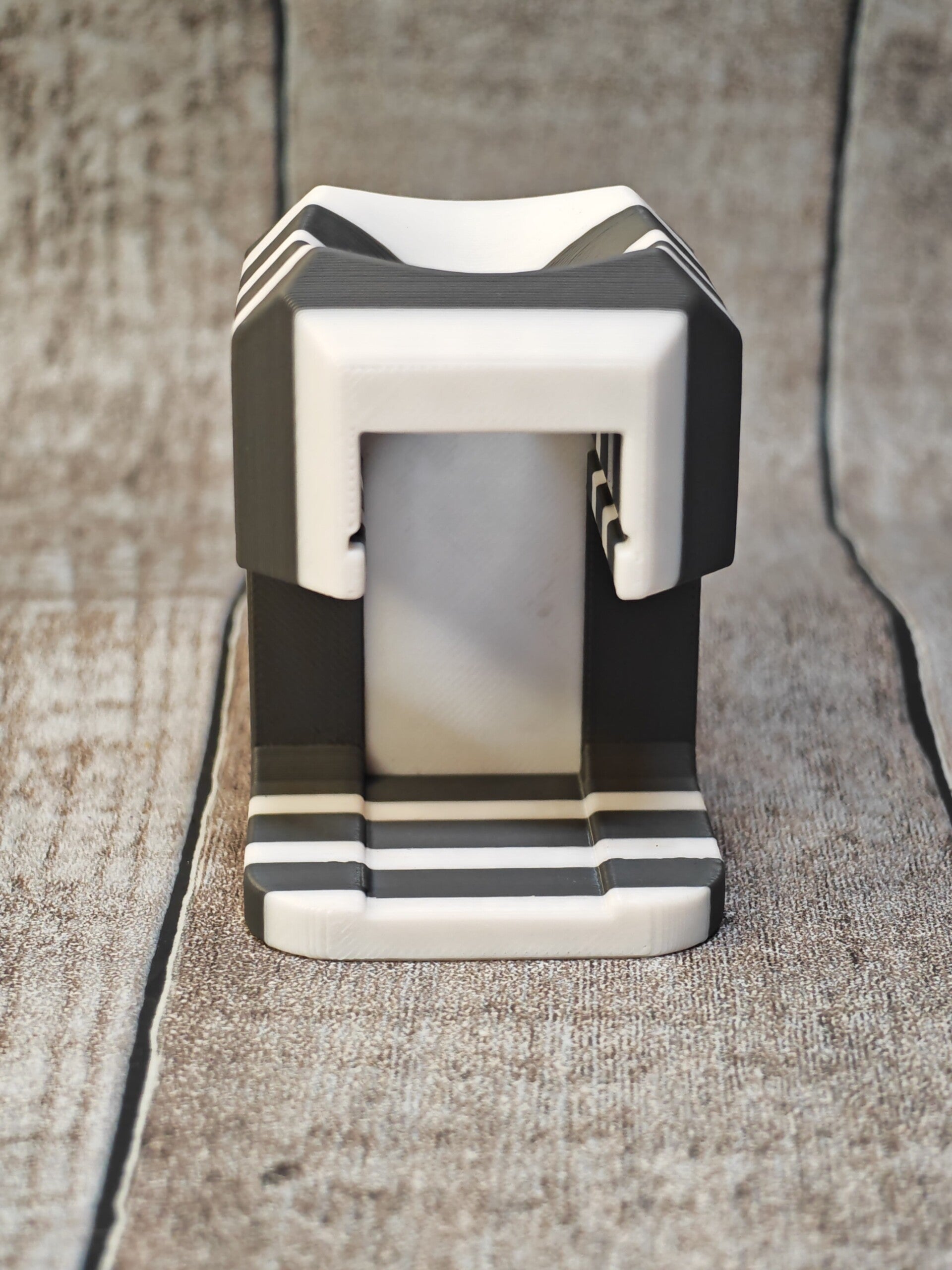 L'Entonnoir "Magic" – L'Accessoire Indispensable pour Diamond Painting