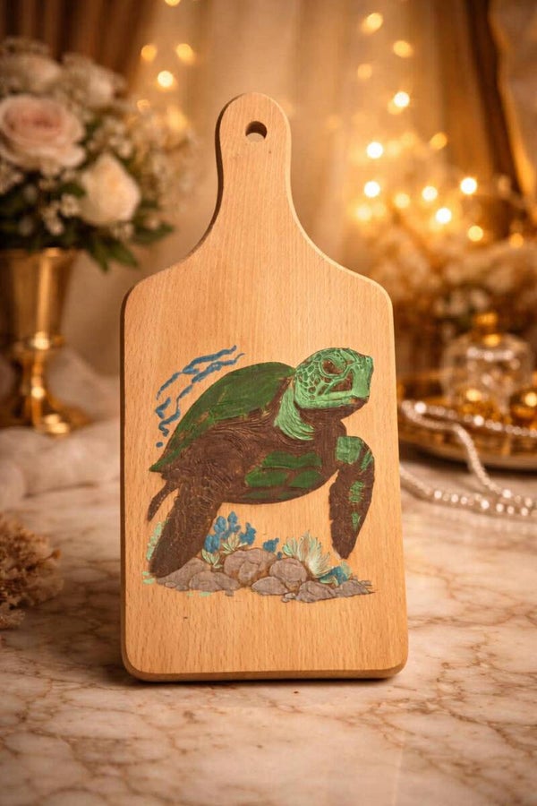 Planche en bois tortue – Fait main – Gravure laser & peinture artisanale – Cadeau unique