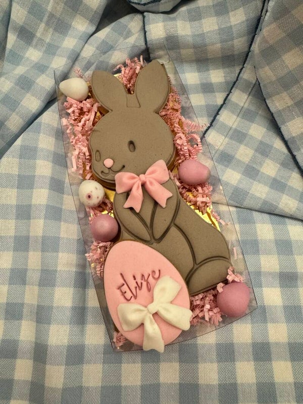 Groot konijn met naamkoek