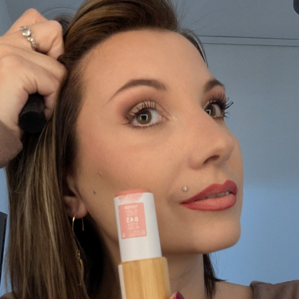 Stick JOUES & LEVRES